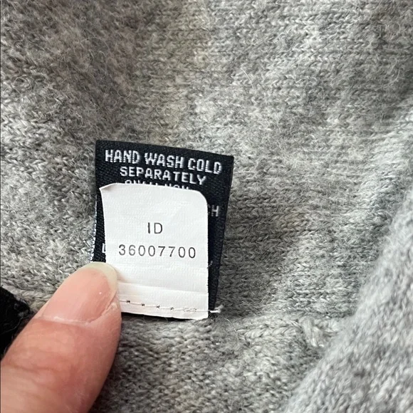 Like new Moda International Gray V-Neck Sweater - Picture 13 of 13